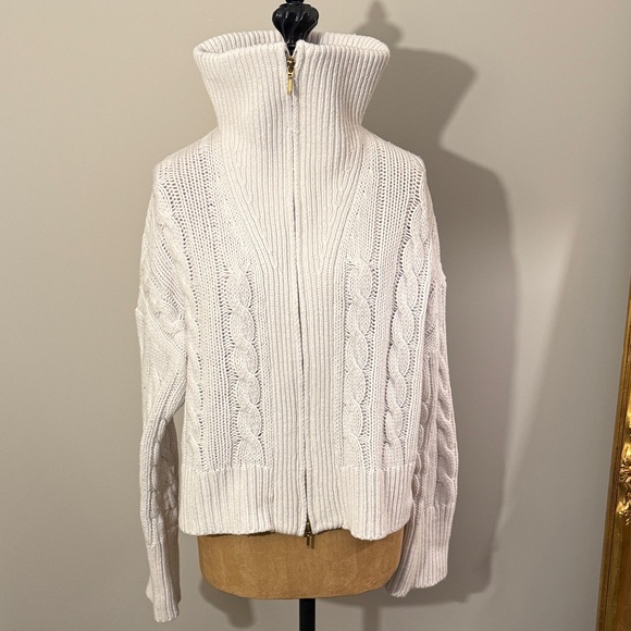 Abercrombie & Fitch Sweaters - Abercrombie & Fitch Ivory Cable Knit Turtleneck Sweater